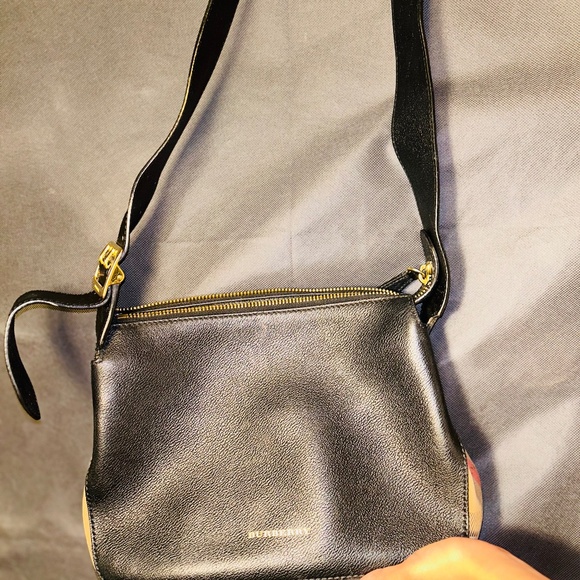 Burberry purse - Picture 1 of 7